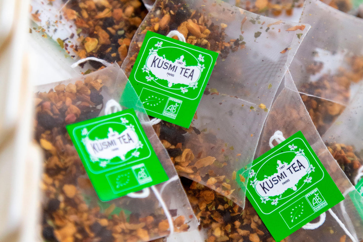 4 astuces maison pour réutiliser du thé déjà infusé | Kusmi Tea