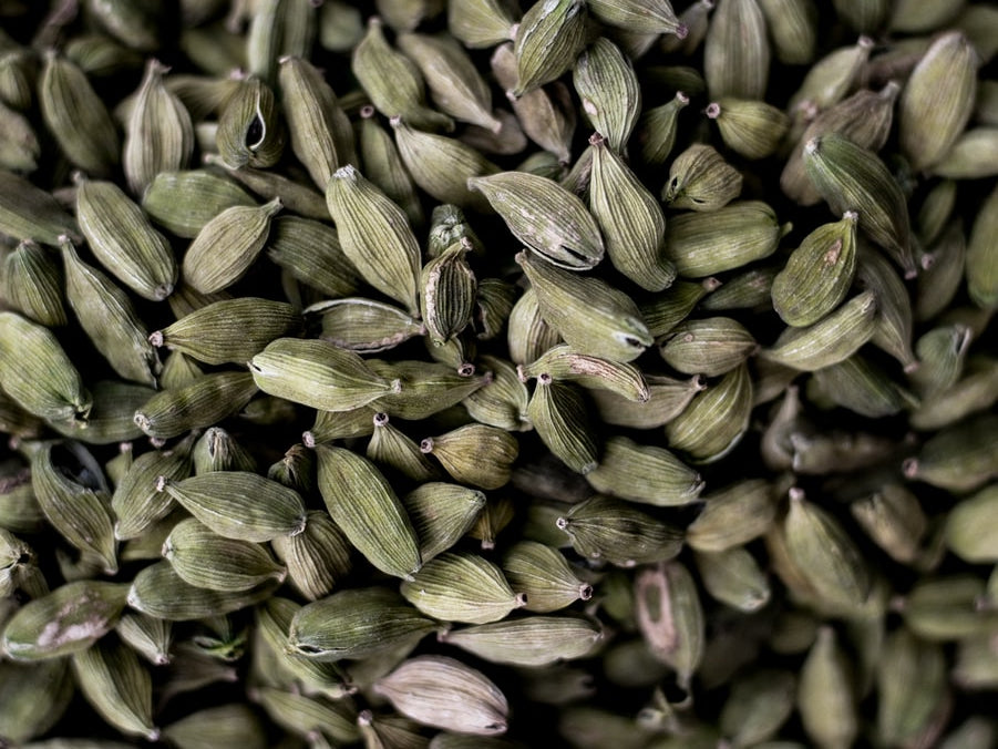 Découvrez la cardamome, idéale dans le thé